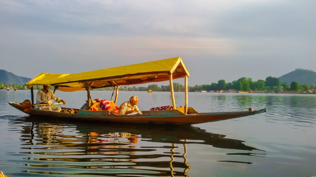 Houseboat Escapes on Dal Lake